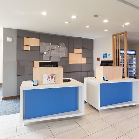 Holiday Inn Express & Suites - Auburn By Ihg Εξωτερικό φωτογραφία