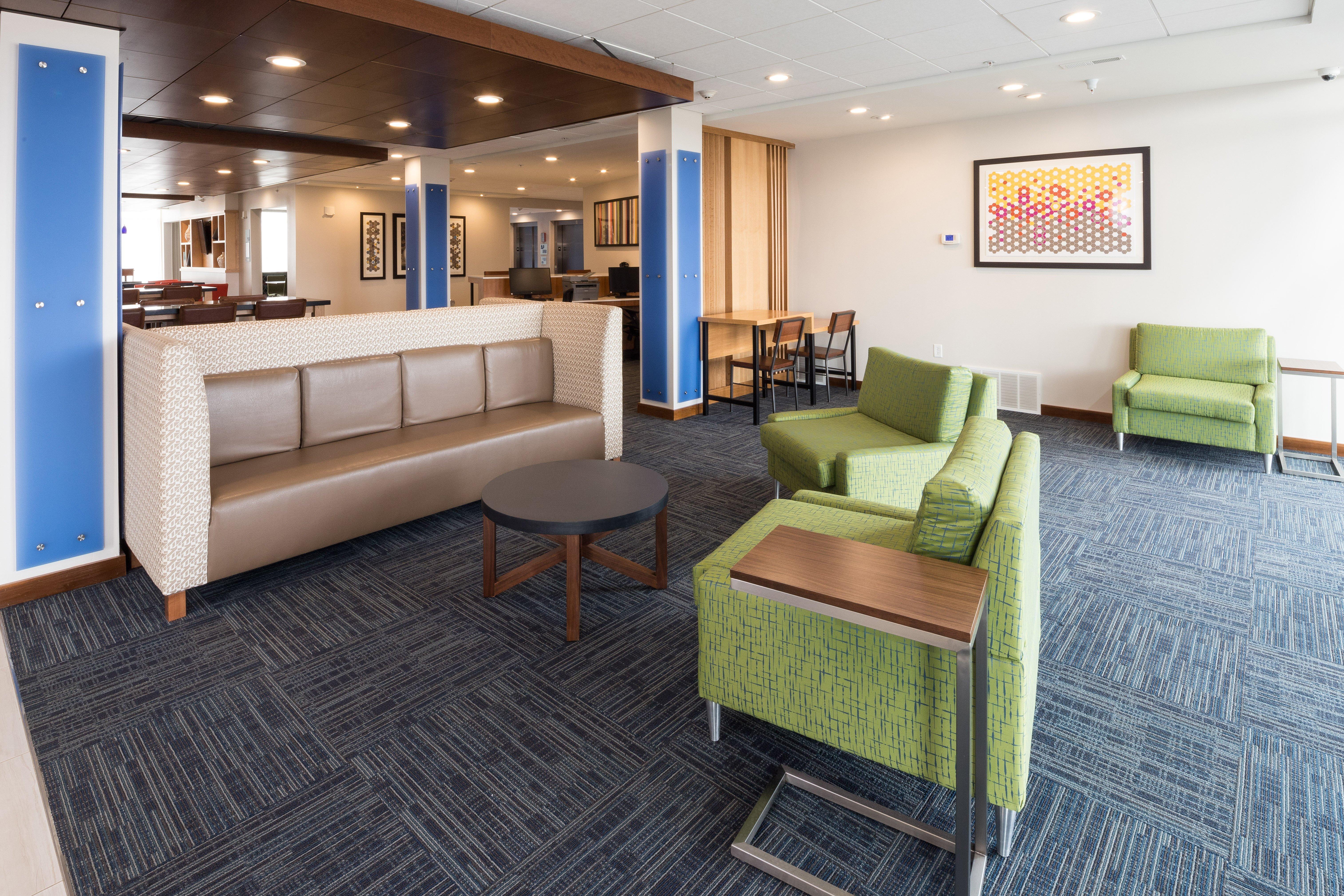Holiday Inn Express & Suites - Auburn By Ihg Εξωτερικό φωτογραφία